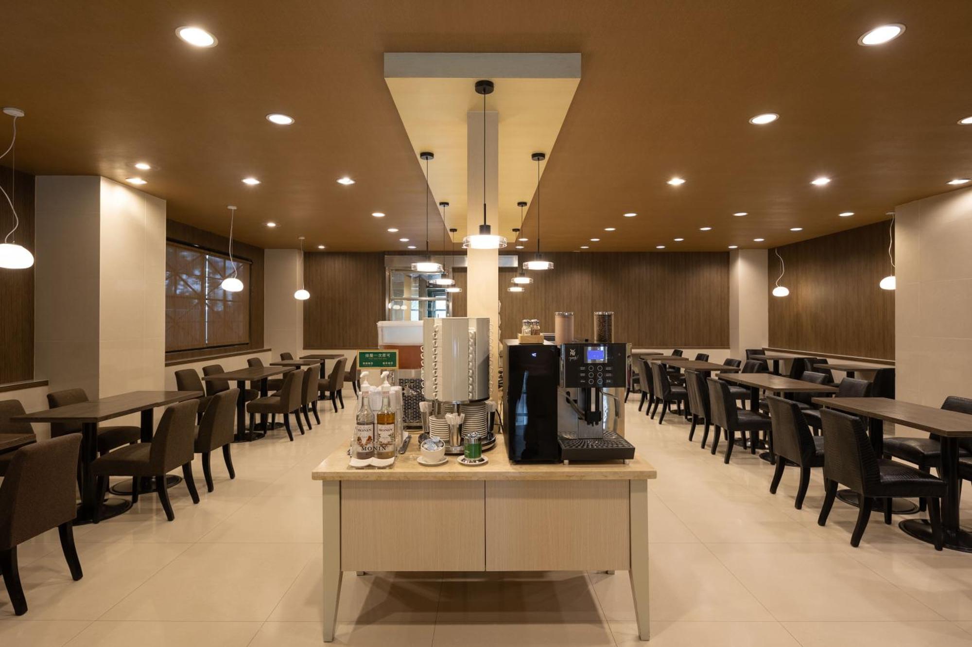 Kindness Hotel - Tainan Minsheng Екстериор снимка