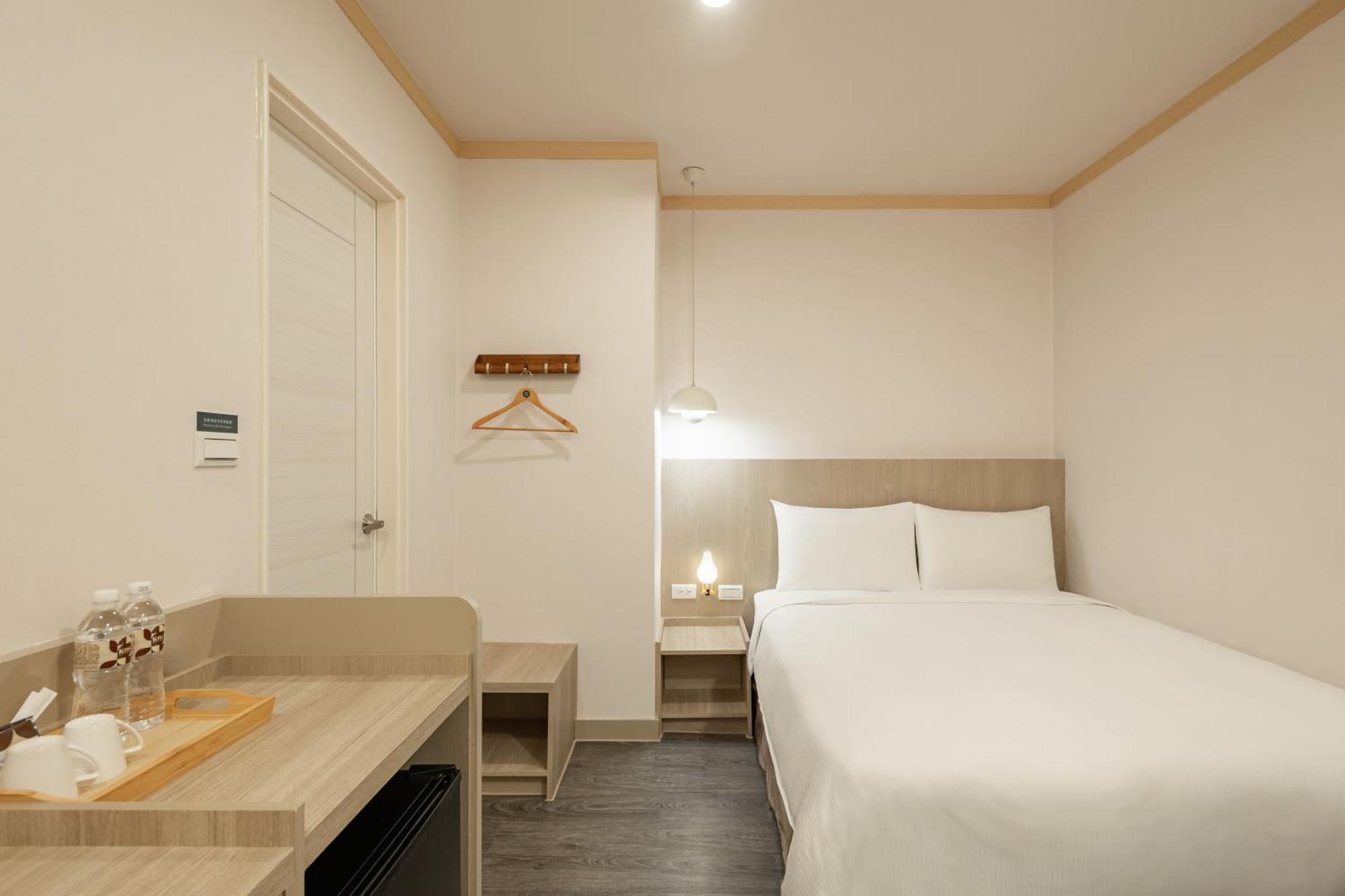 Kindness Hotel - Tainan Minsheng Стая снимка