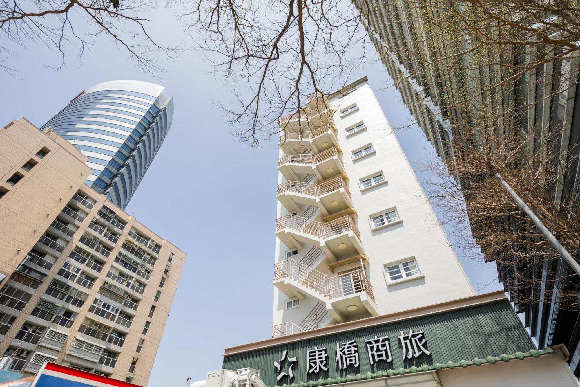 Kindness Hotel - Tainan Minsheng Екстериор снимка