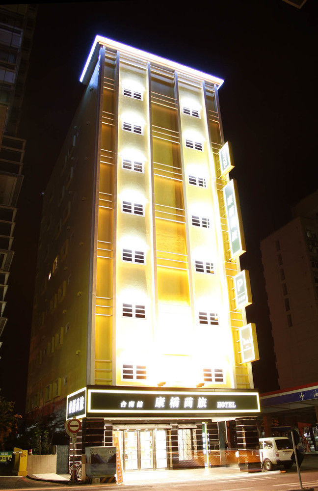 Kindness Hotel - Tainan Minsheng Екстериор снимка